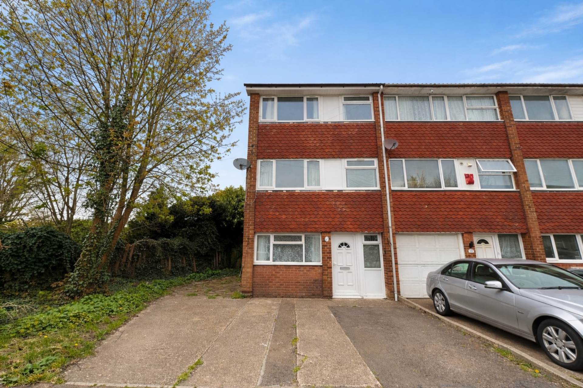 Chertsey Close, Luton, Image 1