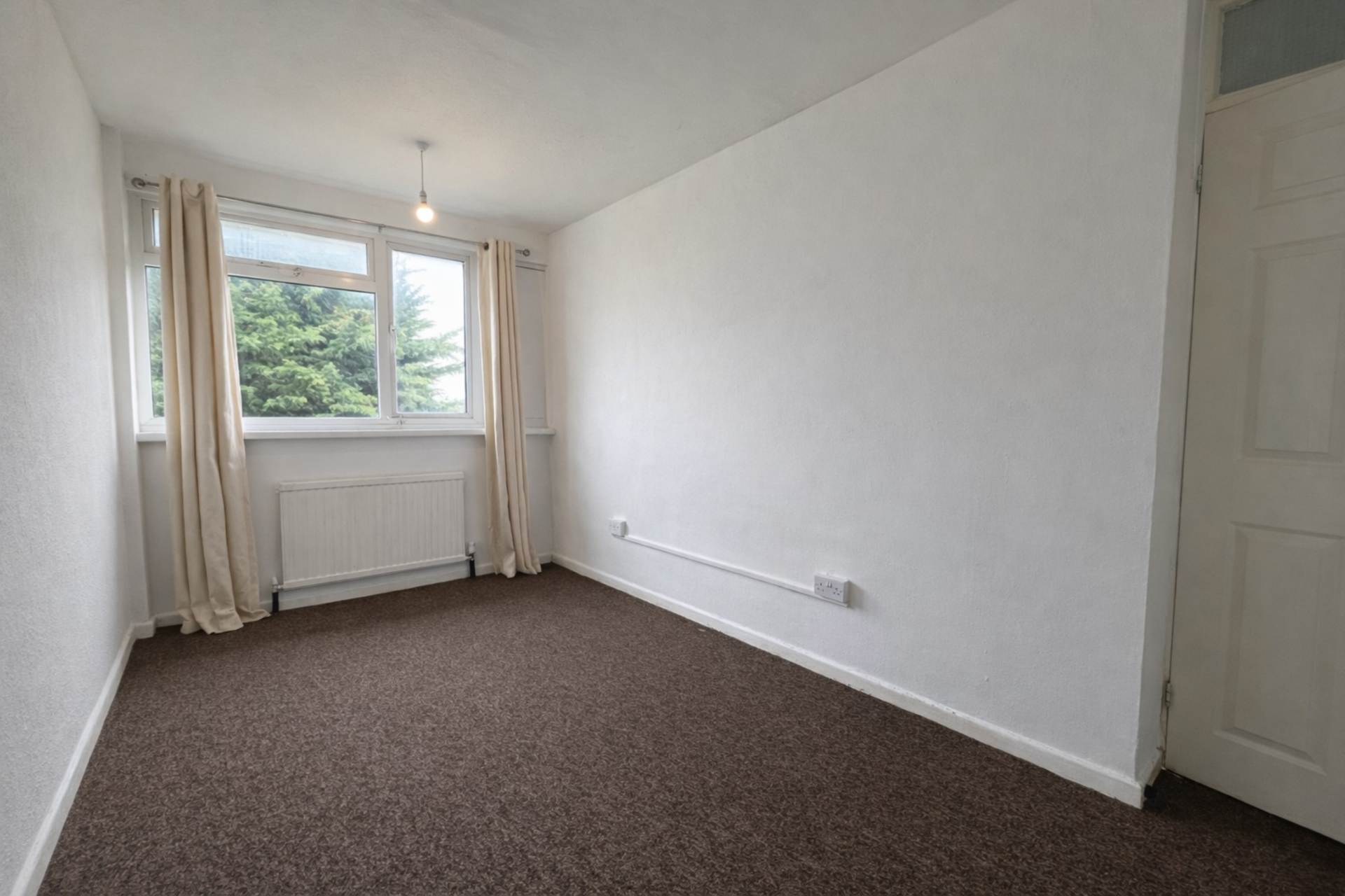 Chertsey Close, Luton, Image 12