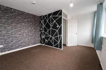 Chertsey Close, Luton, Image 11