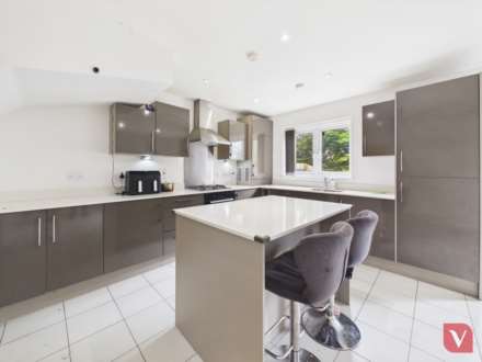 Challney Gardens, Luton, Image 13