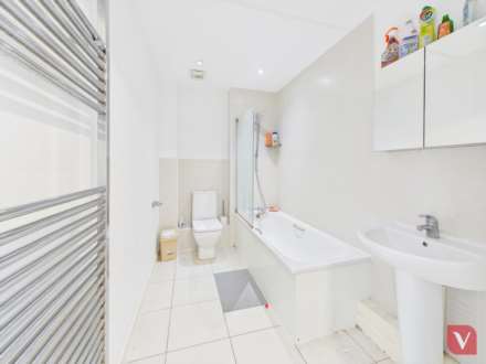 Challney Gardens, Luton, Image 8