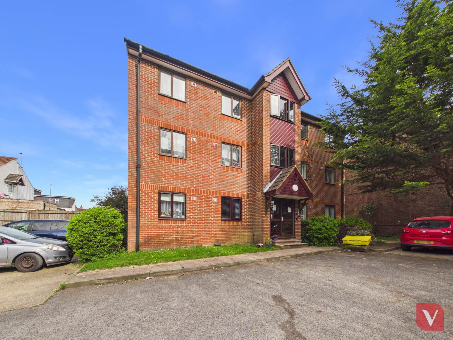 Waldeck Road, Luton, Image 1