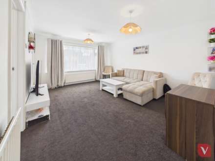 Kinross Crescent, Luton, Image 2