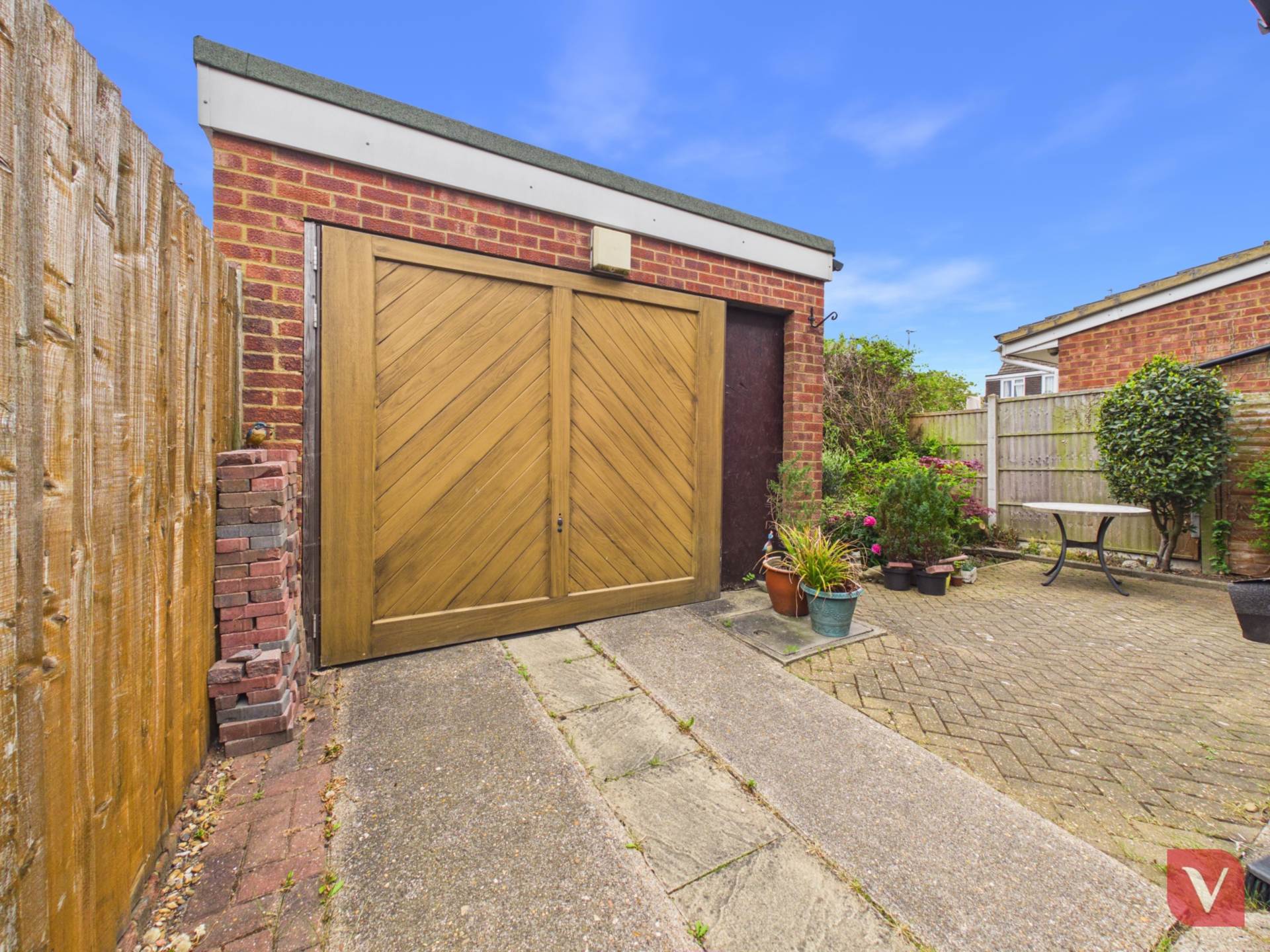 Barking Close, Luton, Image 14