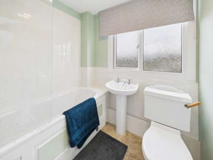 Barking Close, Luton, Image 11