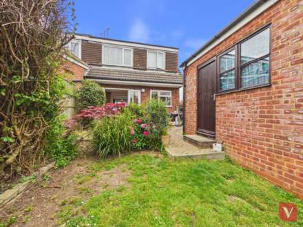 Barking Close, Luton, Image 12