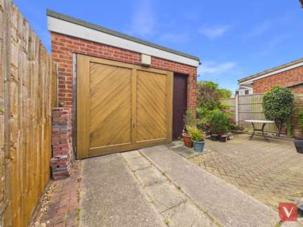 Barking Close, Luton, Image 14