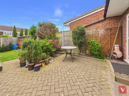 Barking Close, Luton, Image 4