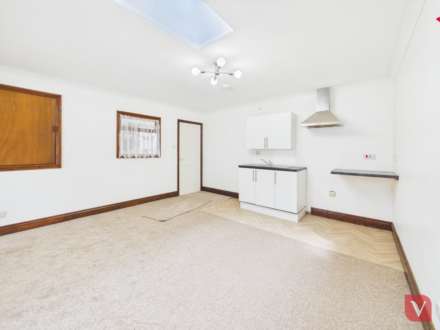 Cardigan Mews, Luton, Image 6