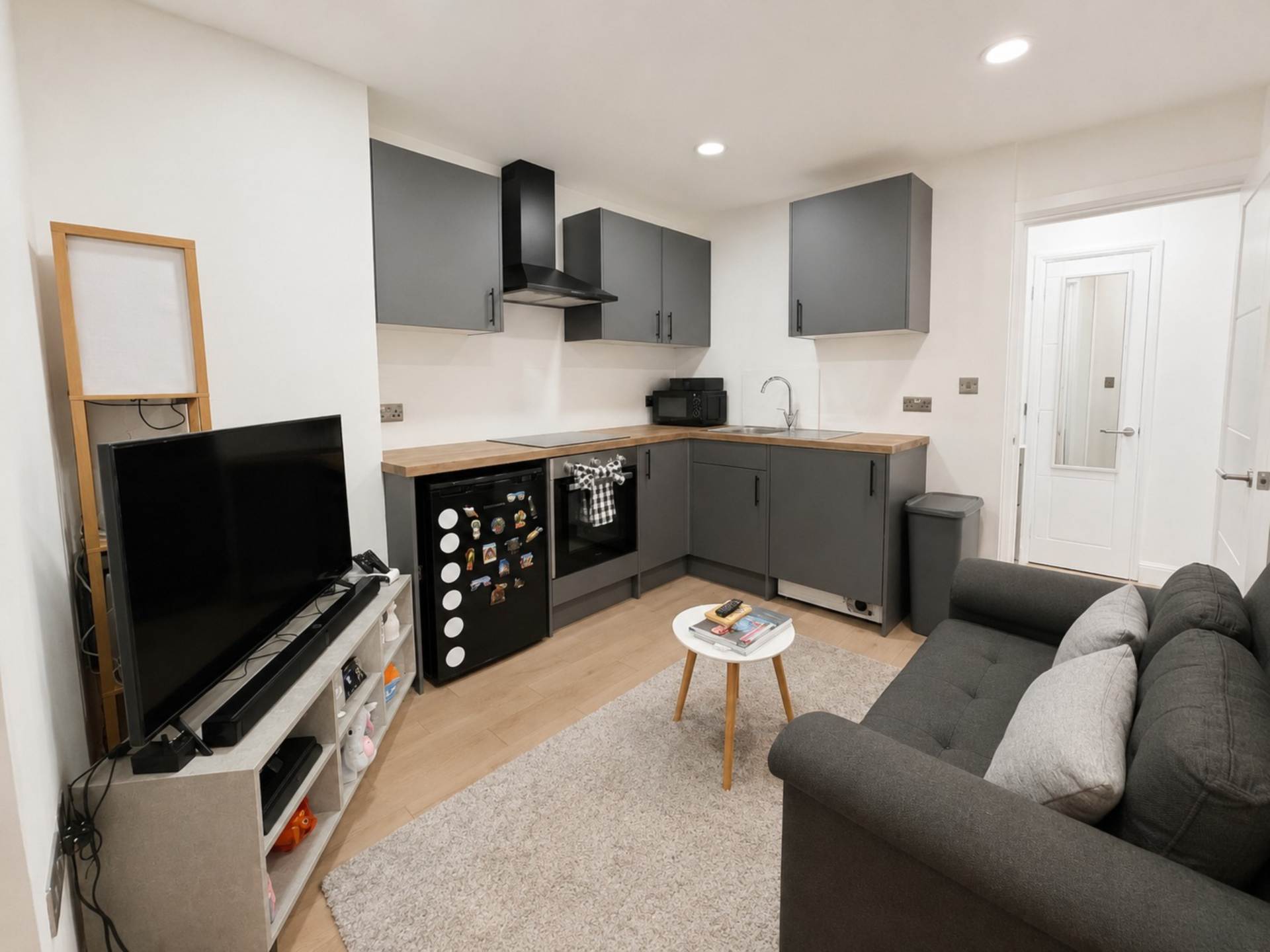 Dunstable Place, Luton, Image 7