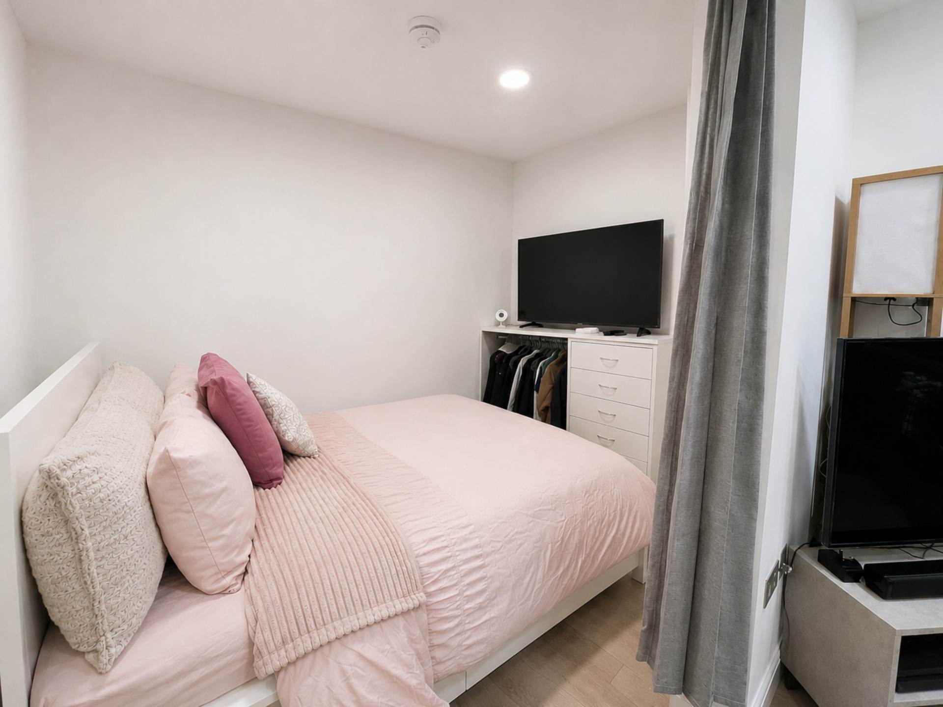 Dunstable Place, Luton, Image 8