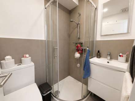 Dunstable Place, Luton, Image 9