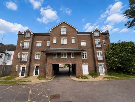 Kingswood Court, Luton, Image 1
