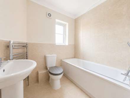 Kingswood Court, Luton, Image 2