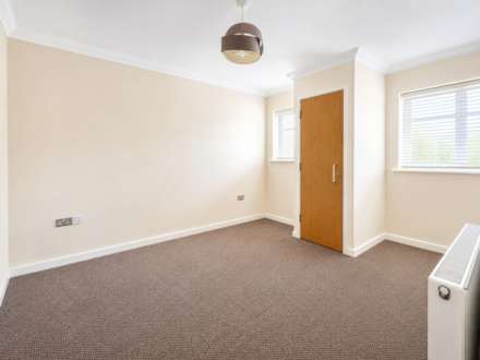 Kingswood Court, Luton, Image 3