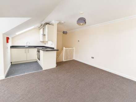 Kingswood Court, Luton, Image 5