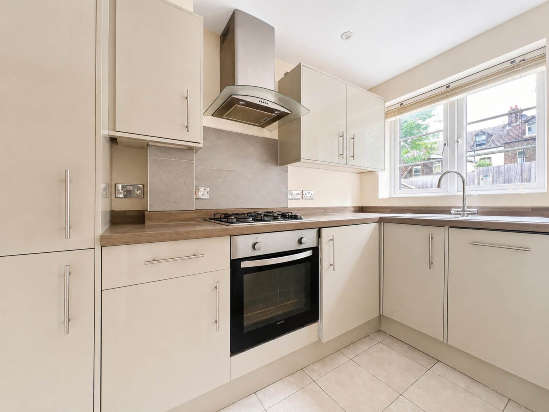 Kingswood Court, Luton, Image 5