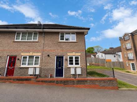 Property For Rent Kingswood Court, Luton