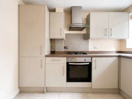 Kingswood Court, Luton, Image 4