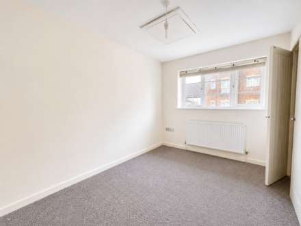 Kingswood Court, Luton, Image 8