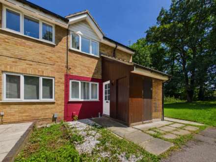 Halleys Way, Dunstable, Image 1