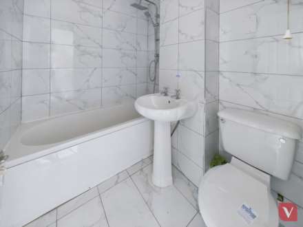 Halleys Way, Dunstable, Image 4