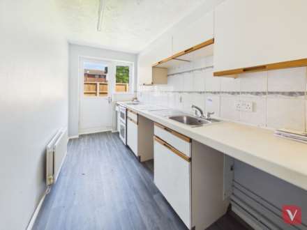 Halleys Way, Dunstable, Image 6