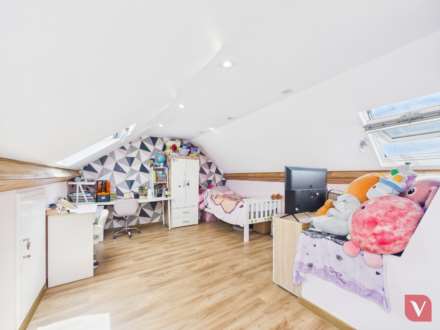 Reaper Close, Luton, Image 20