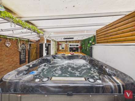 Reaper Close, Luton, Image 22