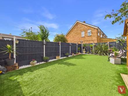 Reaper Close, Luton, Image 26