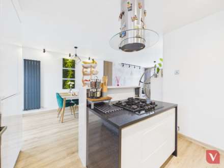 Reaper Close, Luton, Image 9