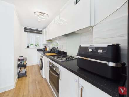 College Drive, Dunstable, Image 3
