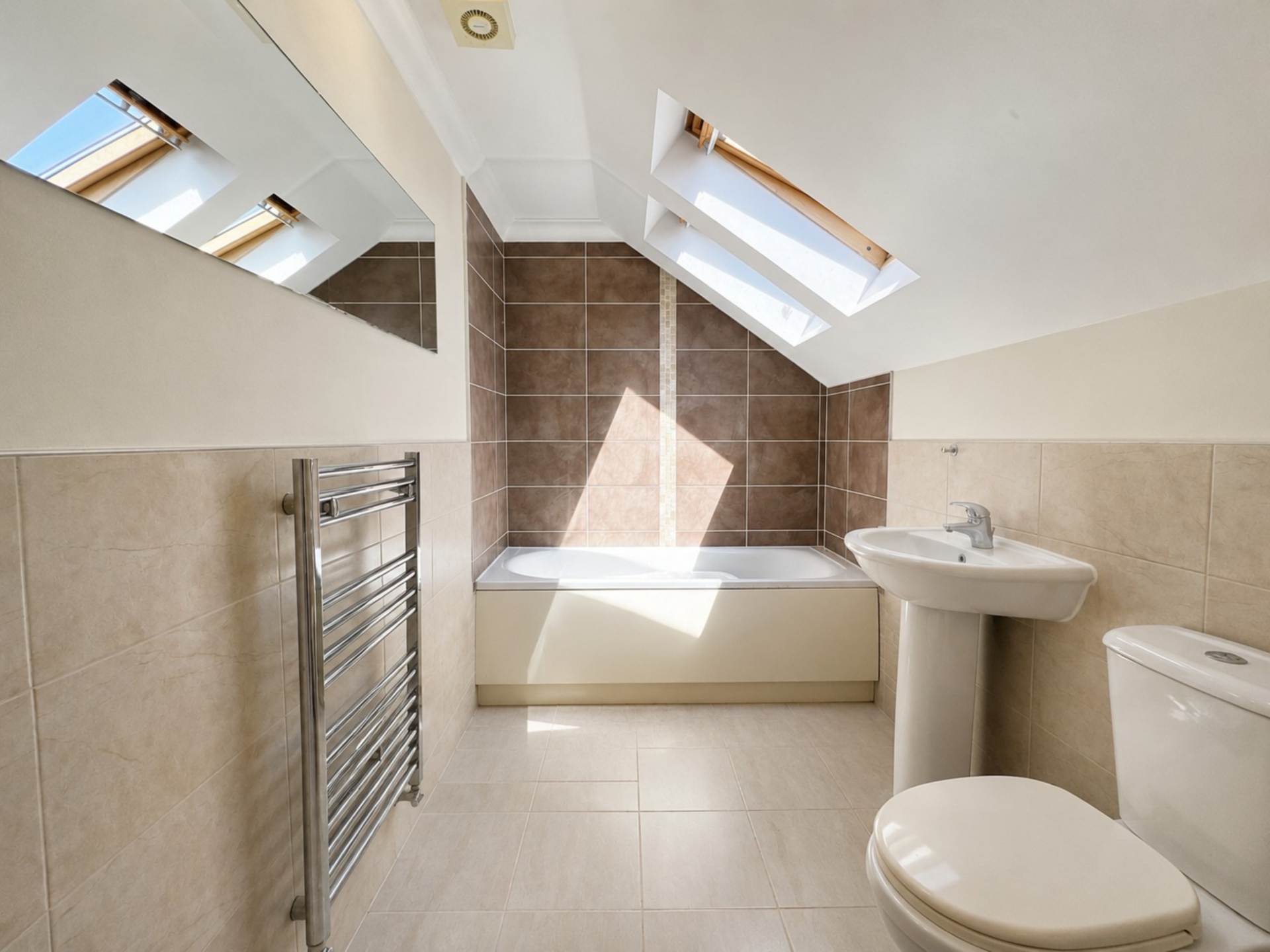 Kingswood Court, Luton, Image 3