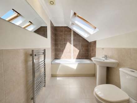 Kingswood Court, Luton, Image 3