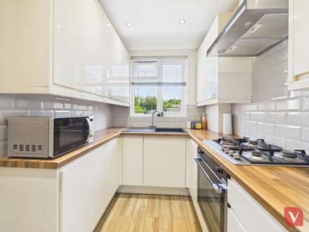 Bradley Road, Luton, Image 8