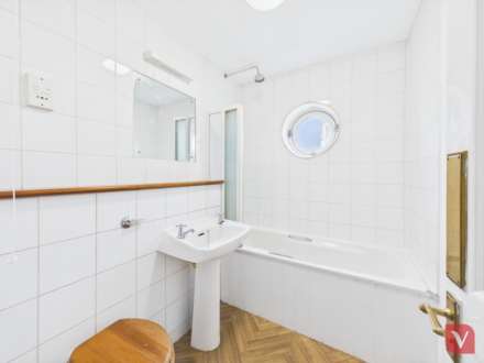 The Osprey, Watermead, Image 14
