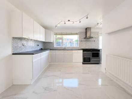 Ashfield Way, Luton, Image 6