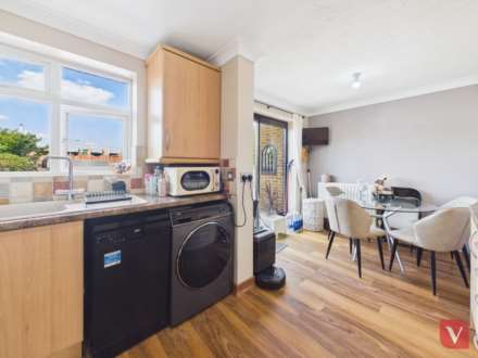 Whitwell Close, Luton, Image 3