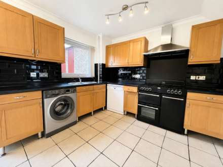 Gelding Close, Luton, Image 5