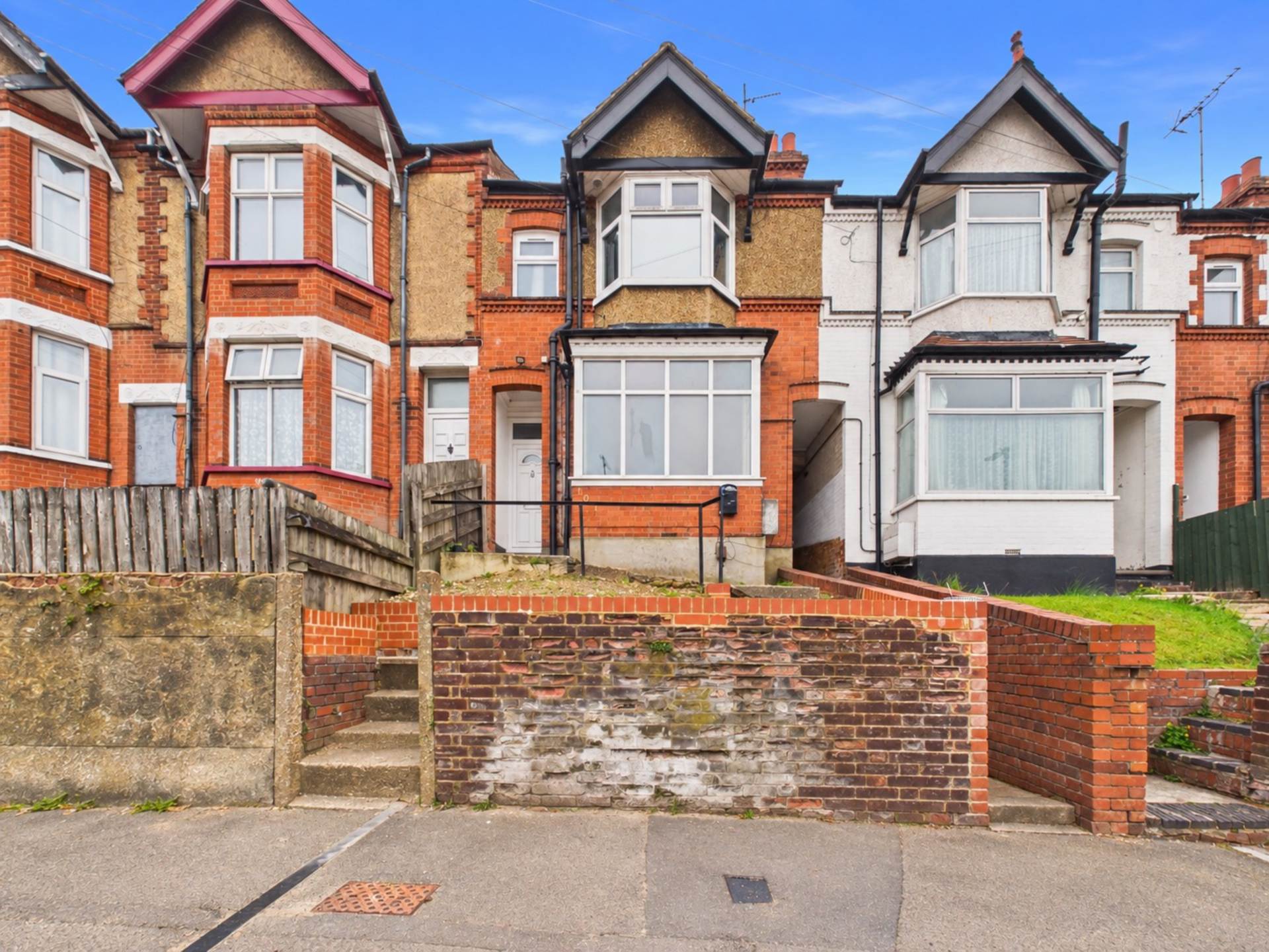 Russell Rise, Luton, Image 1