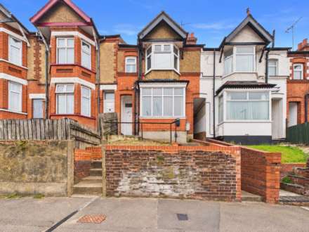 Russell Rise, Luton, Image 1