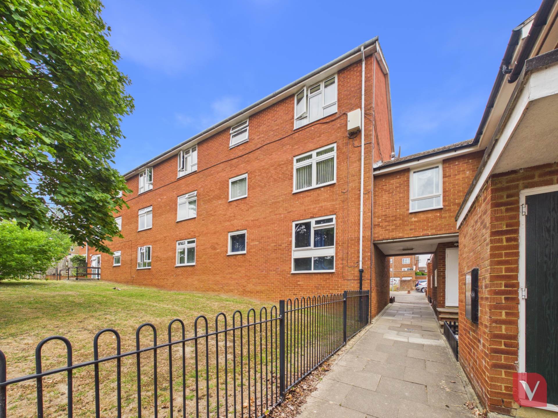 Wexham Close, Luton, Image 1