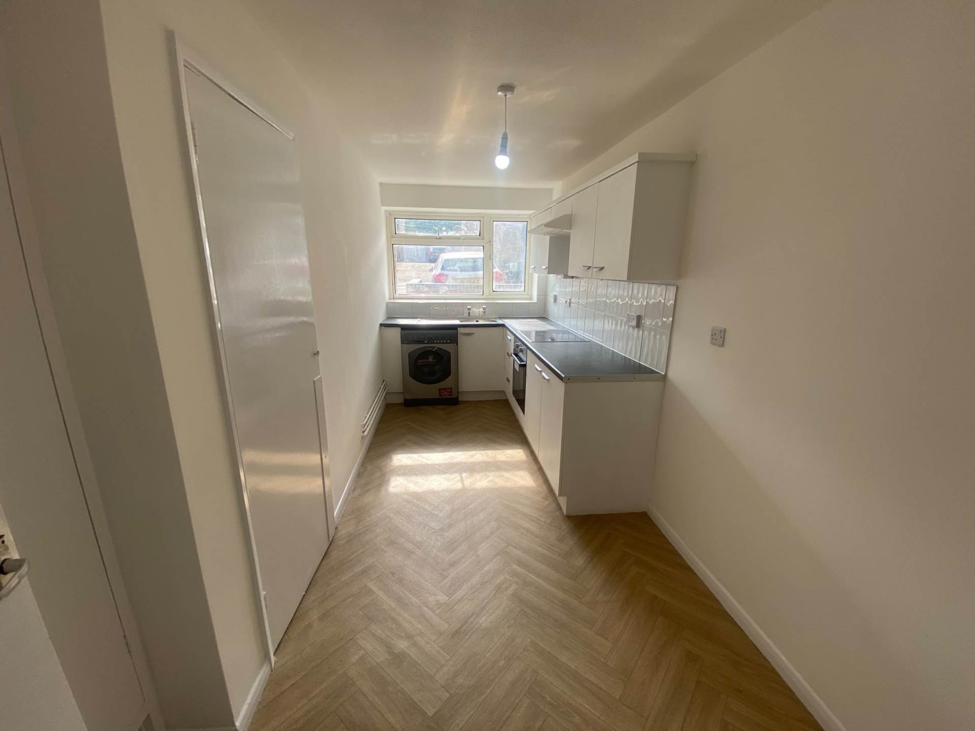 Copenhagen Close, Luton, Image 3