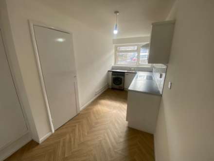 Copenhagen Close, Luton, Image 4