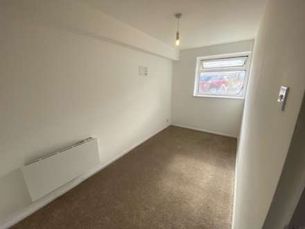 Copenhagen Close, Luton, Image 6