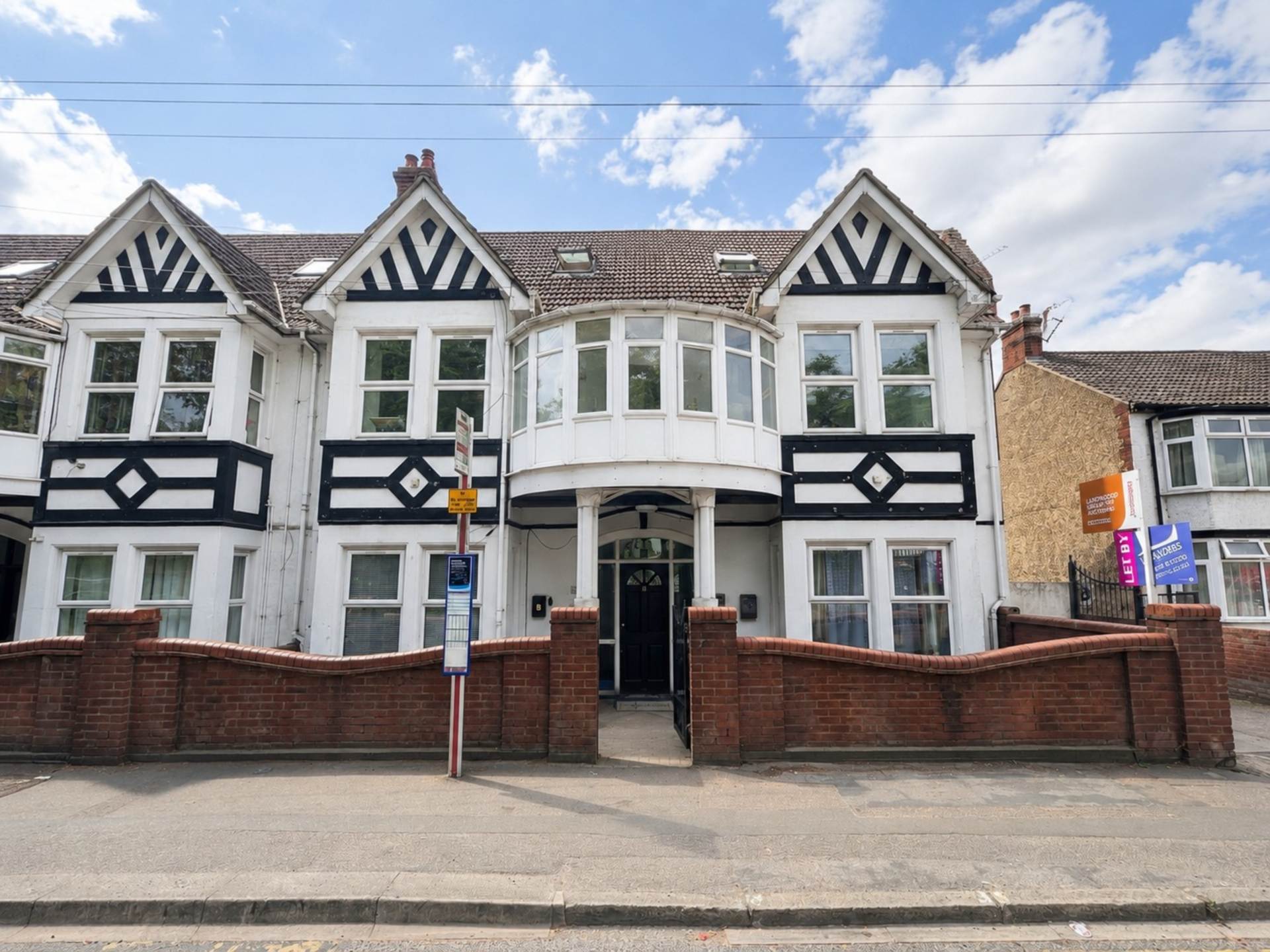 Marsh Road, Luton, Image 1