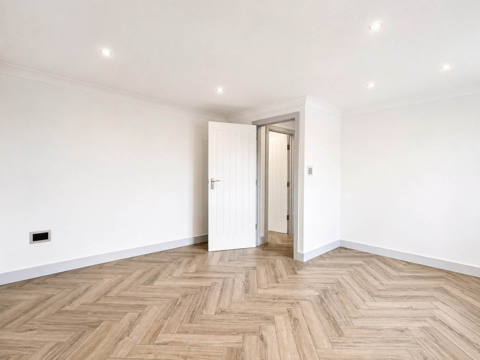 Marsh Road, Luton, Image 10