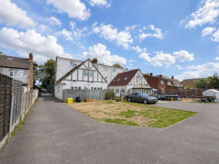 Marsh Road, Luton, Image 11