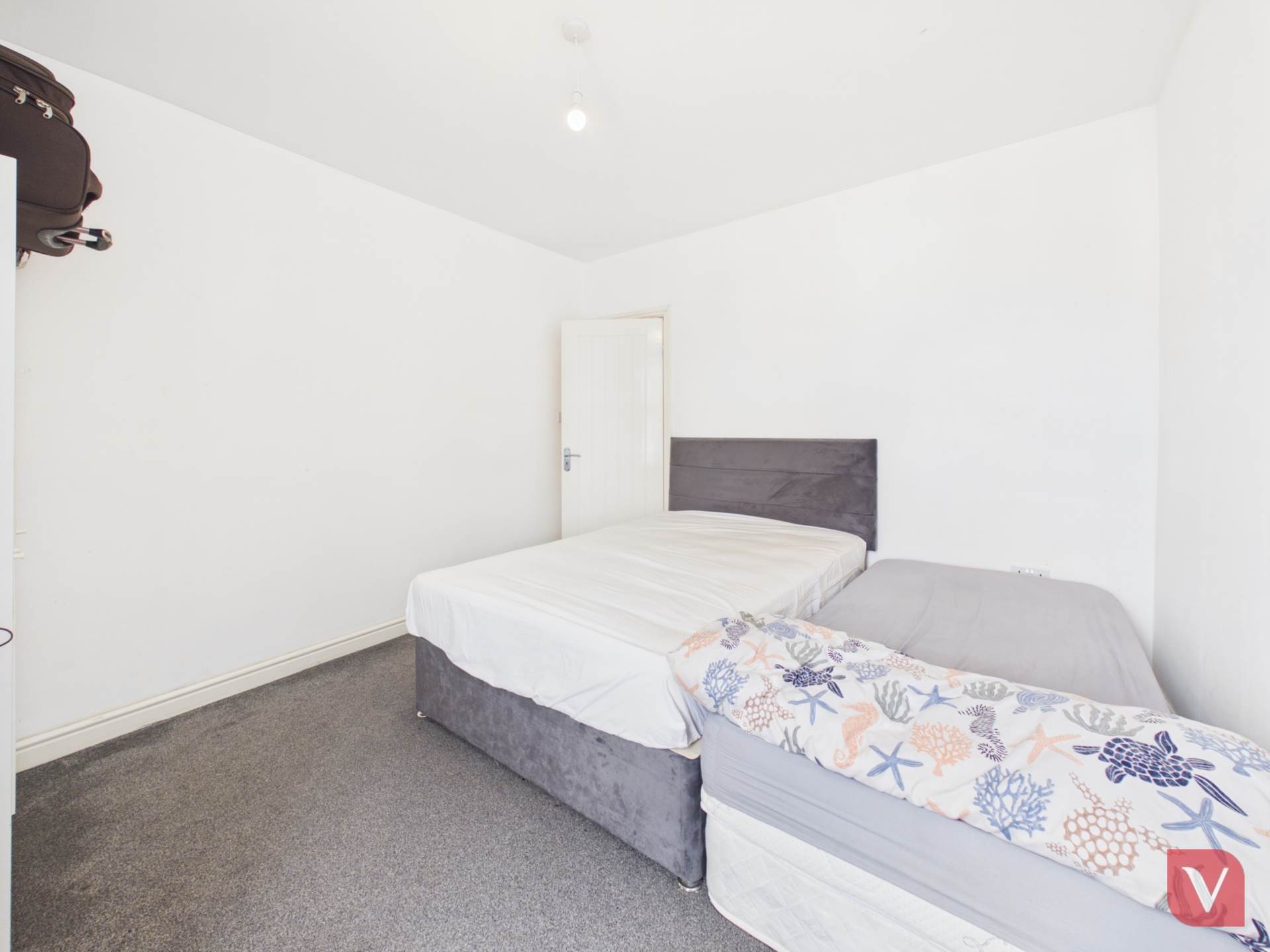 Dunstable Road, Luton, Image 16