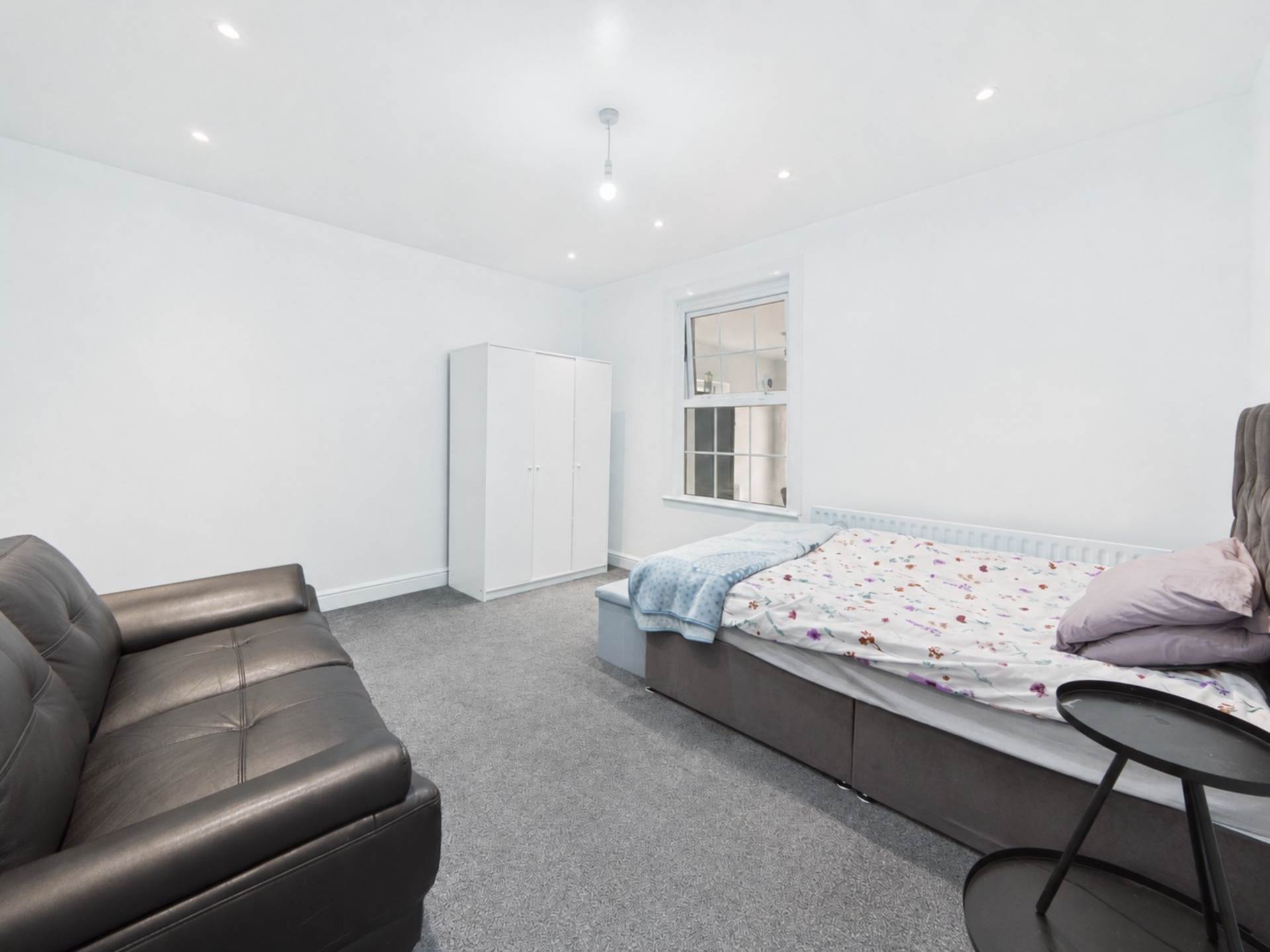 Dunstable Road, Luton, Image 18